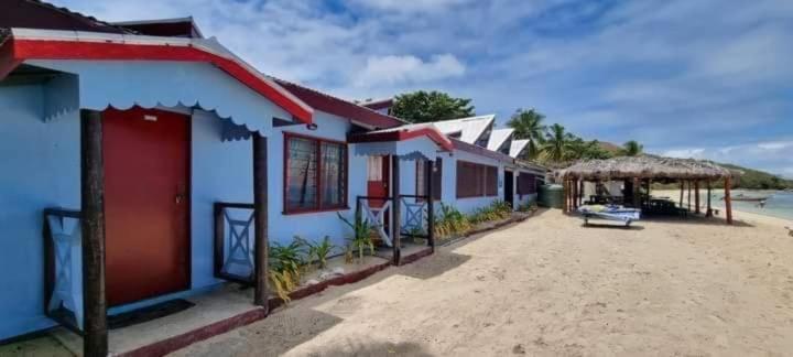 Mana Lagoon Backpackers Bagian luar foto